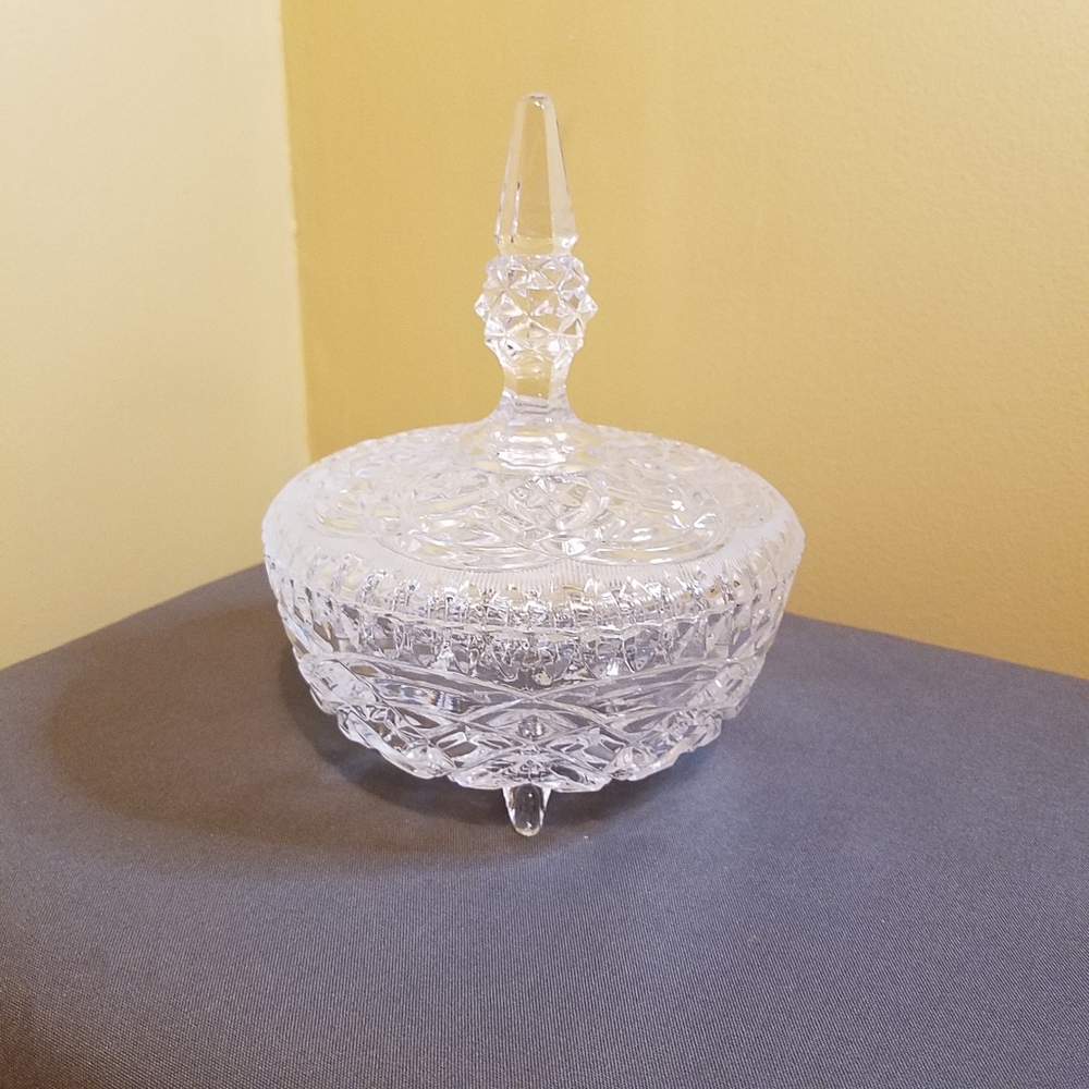 Crystal glass covered candy dish footed - Picture 8 of 12